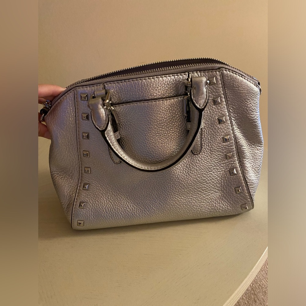 Michael Kors silver handbag - Picture 3 of 3